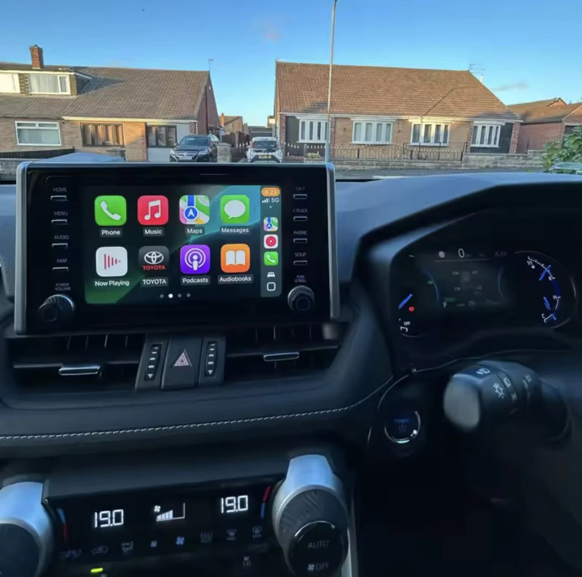 Adapter CarPlay Pro – Bezprzewodowy Apple CarPlay i Android Auto dla każdego samochodu