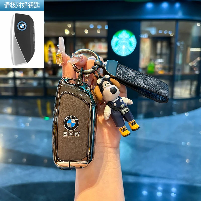 Folding key case for BMW – Elegant protection with leather design and key ring
