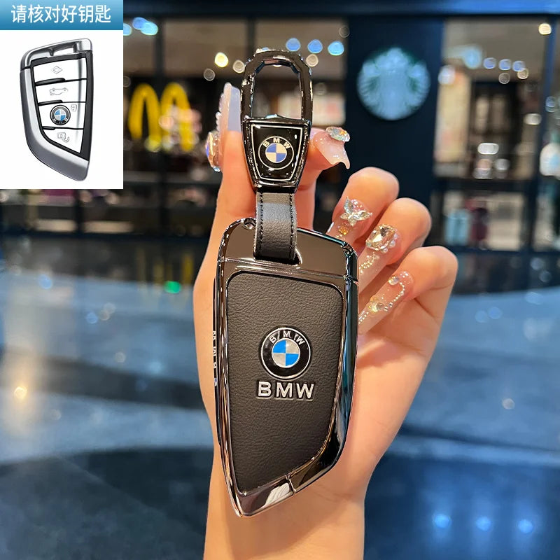 Folding key case for BMW – Elegant protection with leather design and key ring