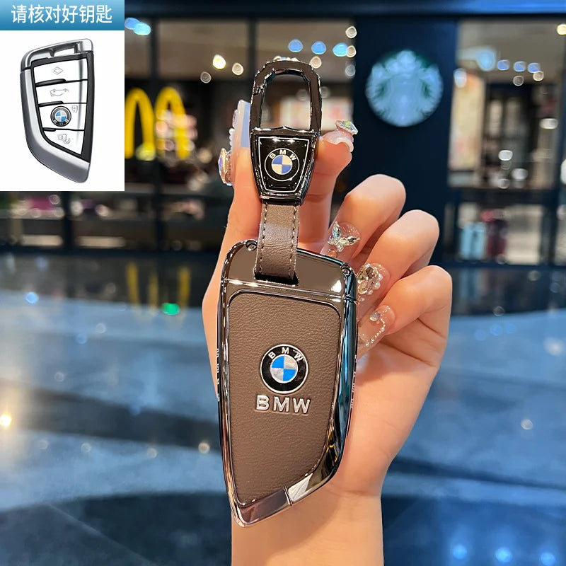 Folding key case for BMW – Elegant protection with leather design and key ring