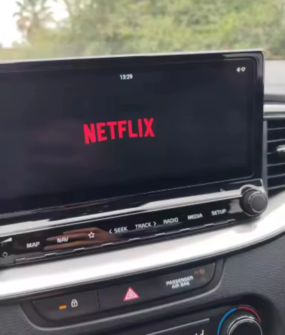 Adapter CarPlay Pro – Bezprzewodowy Apple CarPlay i Android Auto dla każdego samochodu